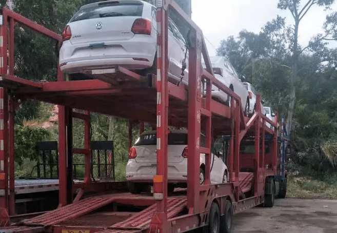 為什么人們要去選擇小車托運(yùn)？-鑫邦運(yùn)車