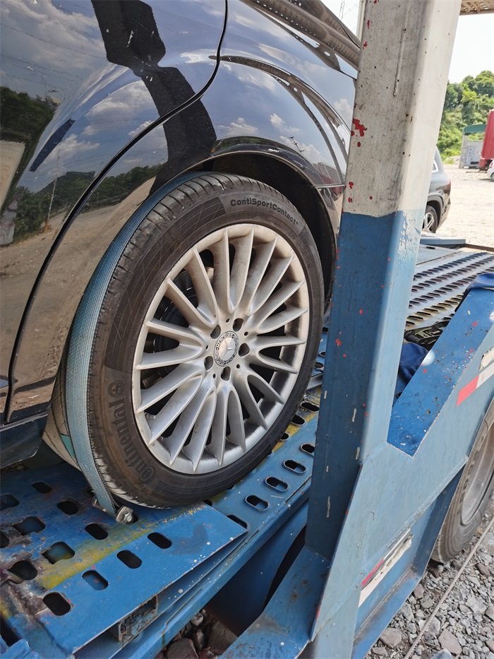 轎車托運費用大約需要多少錢？汽車托運的費用結(jié)構(gòu)和影響因素