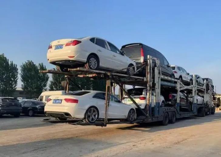 大理的轎車托運(yùn)怎么選？ 這個(gè)問(wèn)題，咱們得細(xì)細(xì)道來(lái)！